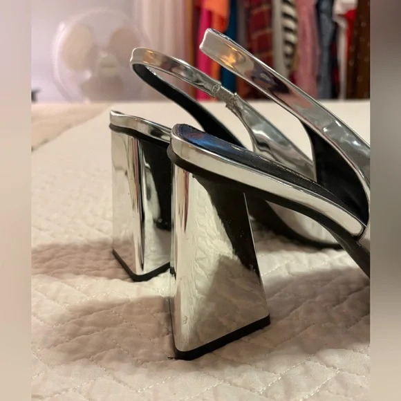 BCBGeneration Silver Slingbacks Size 8.5 - Picture 2 of 5